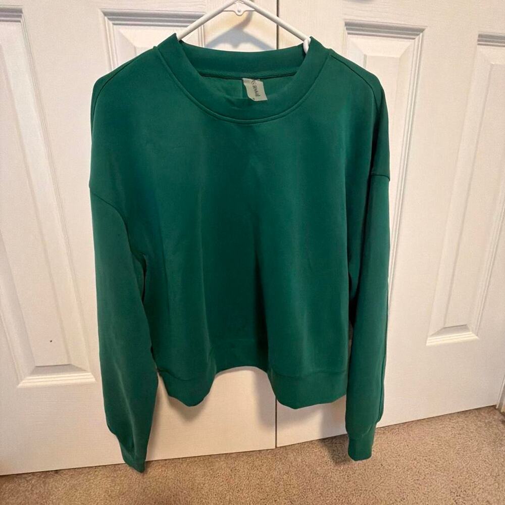 Green cropped crewneck sweatshirt crewneck